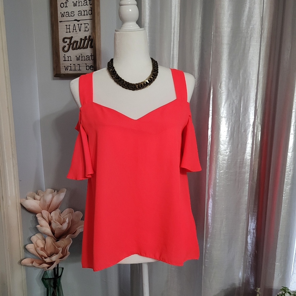 🌞4/$20 Cold Shoulder Top